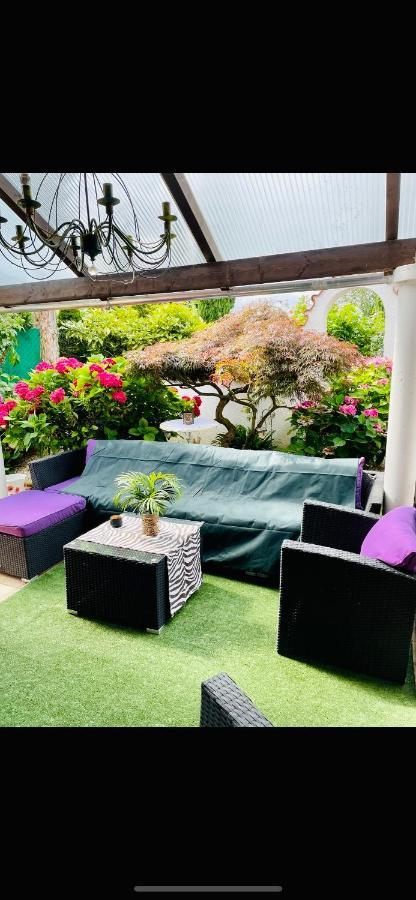 La Apartment *