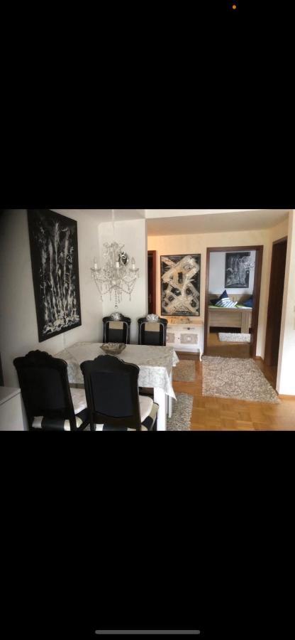 Apartment La